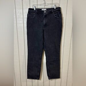 Abercrombie & Fitch The 90’s Straight Ultra High Rise Jeans, size 14L.